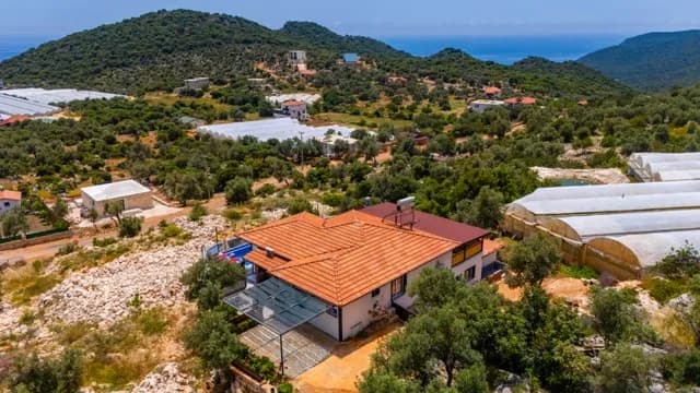 Daylight Sısla, Kaş — muhafazakâr villa
