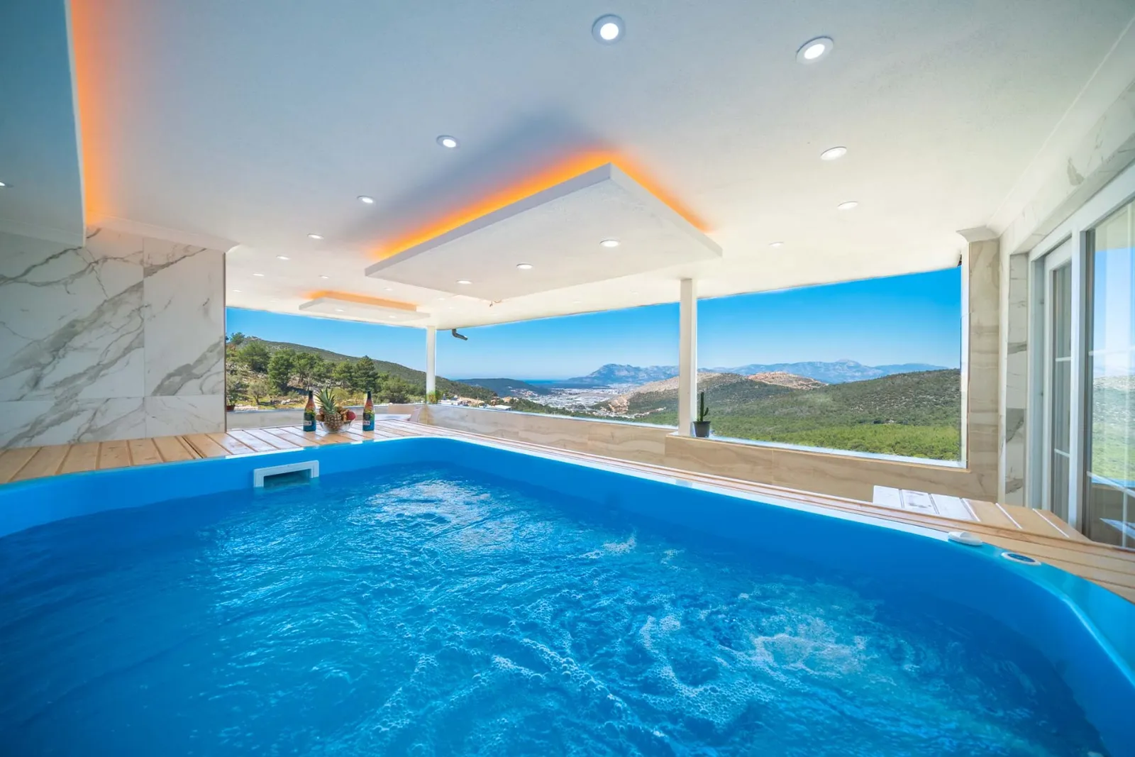 Suit Diana, Kaş — muhafazakâr villa