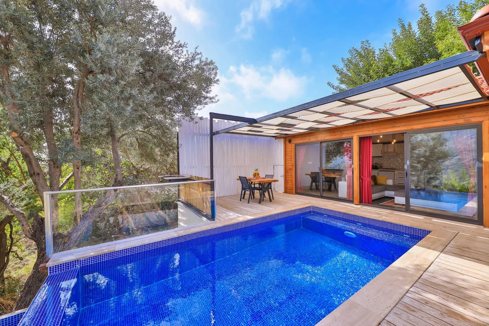 Villa Abanoz, Kaş — muhafazakâr villa