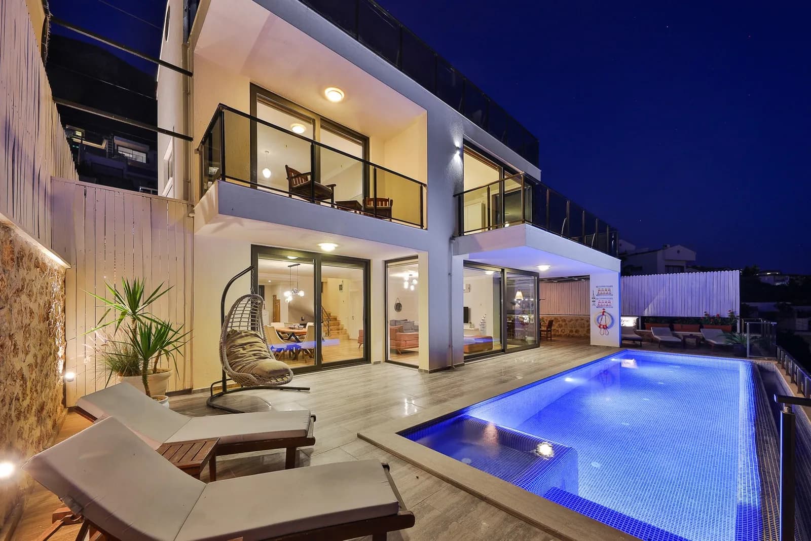 Villa Akas, Kaş — muhafazakâr villa