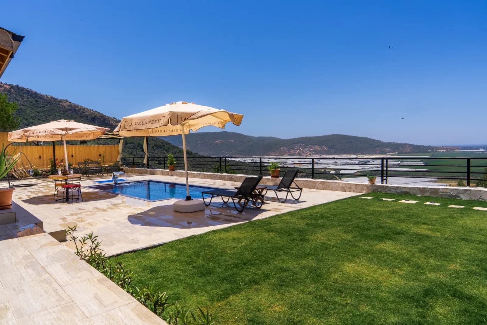 Villa Ametist, Kaş — muhafazakâr villa
