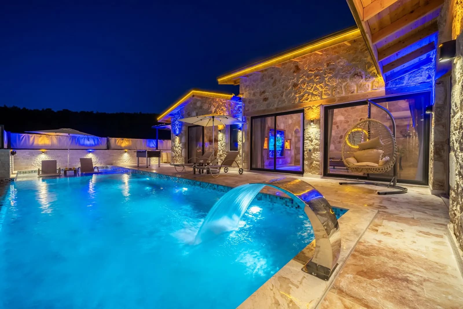 Villa Anemon 1, Kaş — muhafazakâr villa