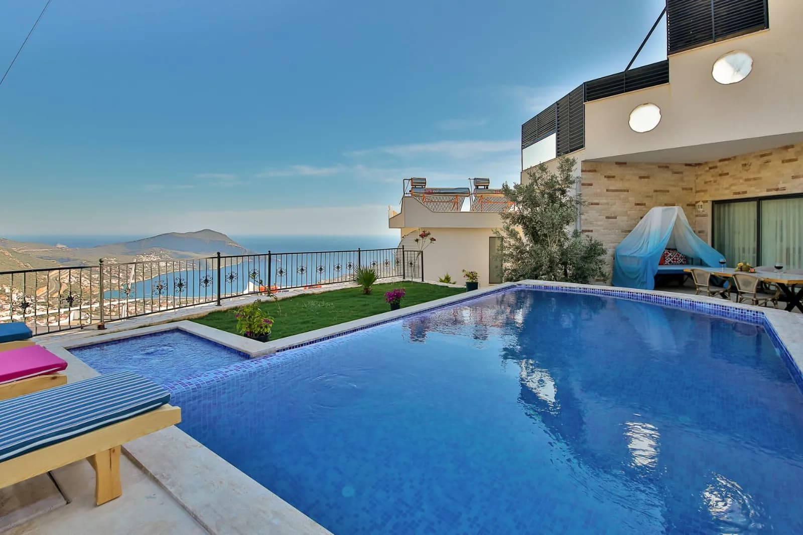 Villa Antik, Kaş — muhafazakâr villa