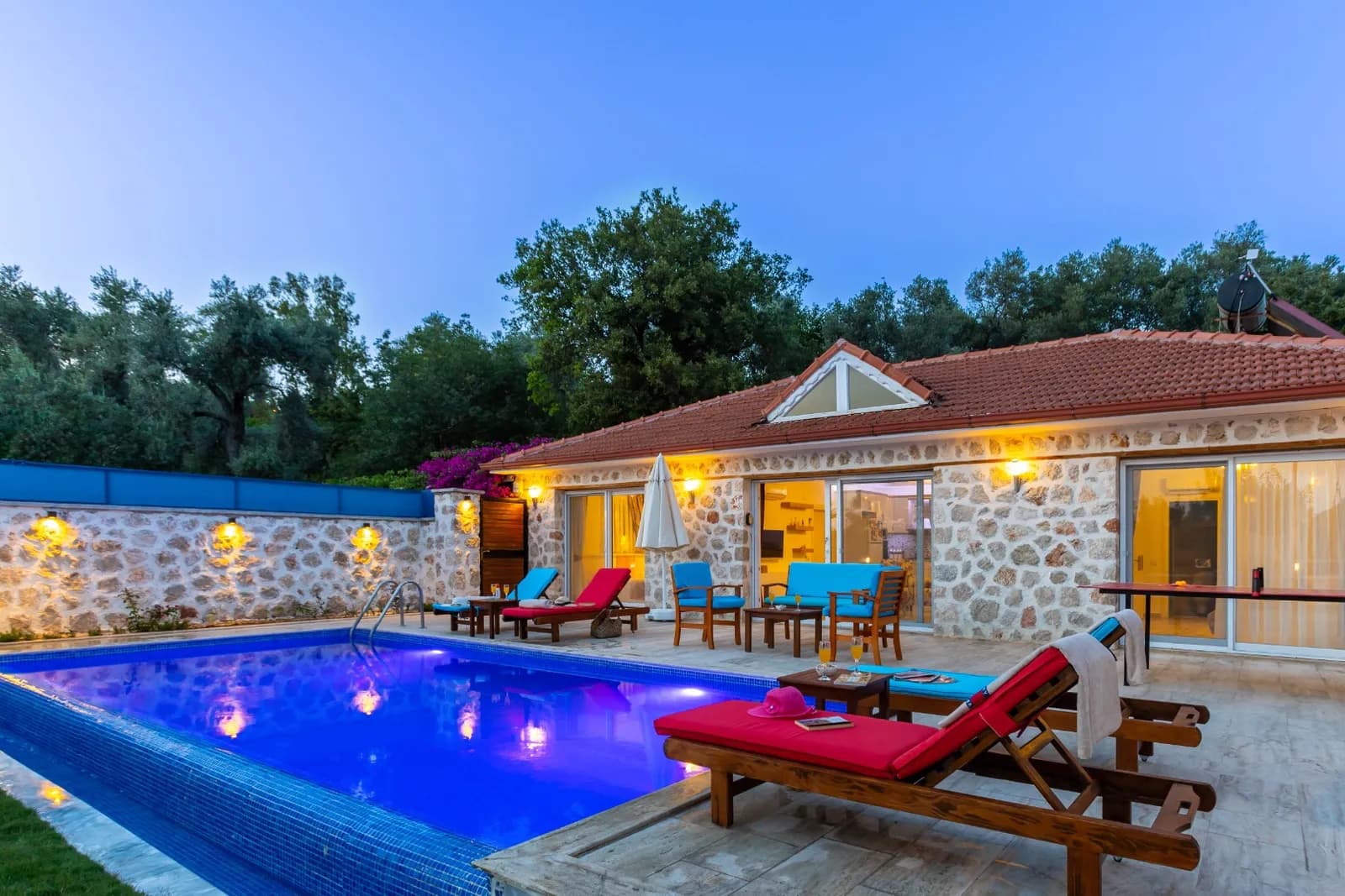 Villa Araf, Kaş — muhafazakâr villa