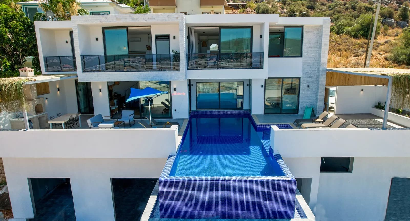 Villa Ari, Kaş — muhafazakâr villa