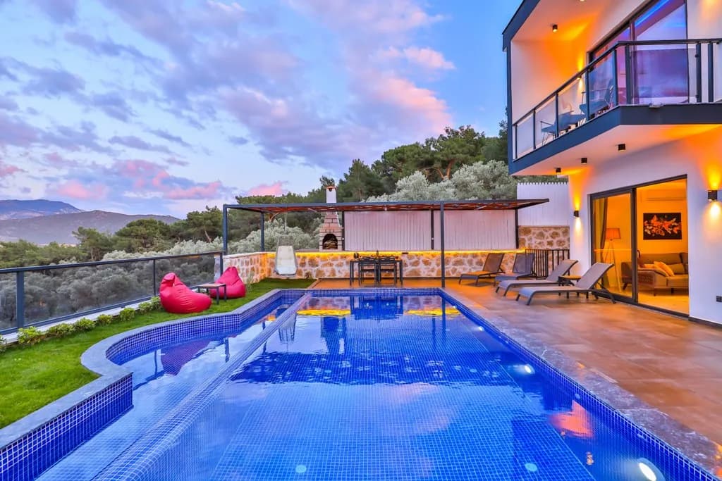 Villa Arıcan 1, Kaş — muhafazakâr villa