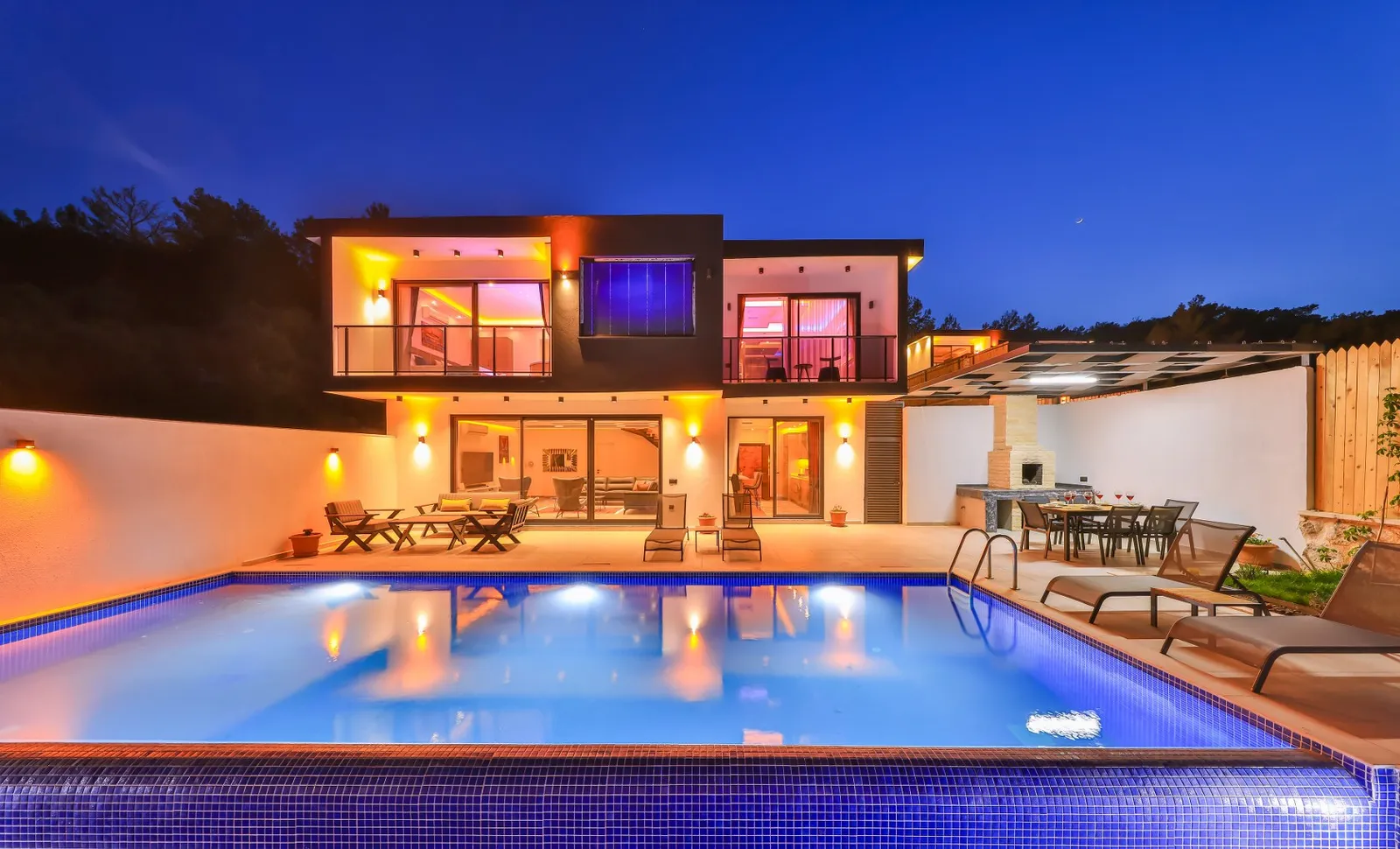Villa Arıcan 2, Kaş — muhafazakâr villa