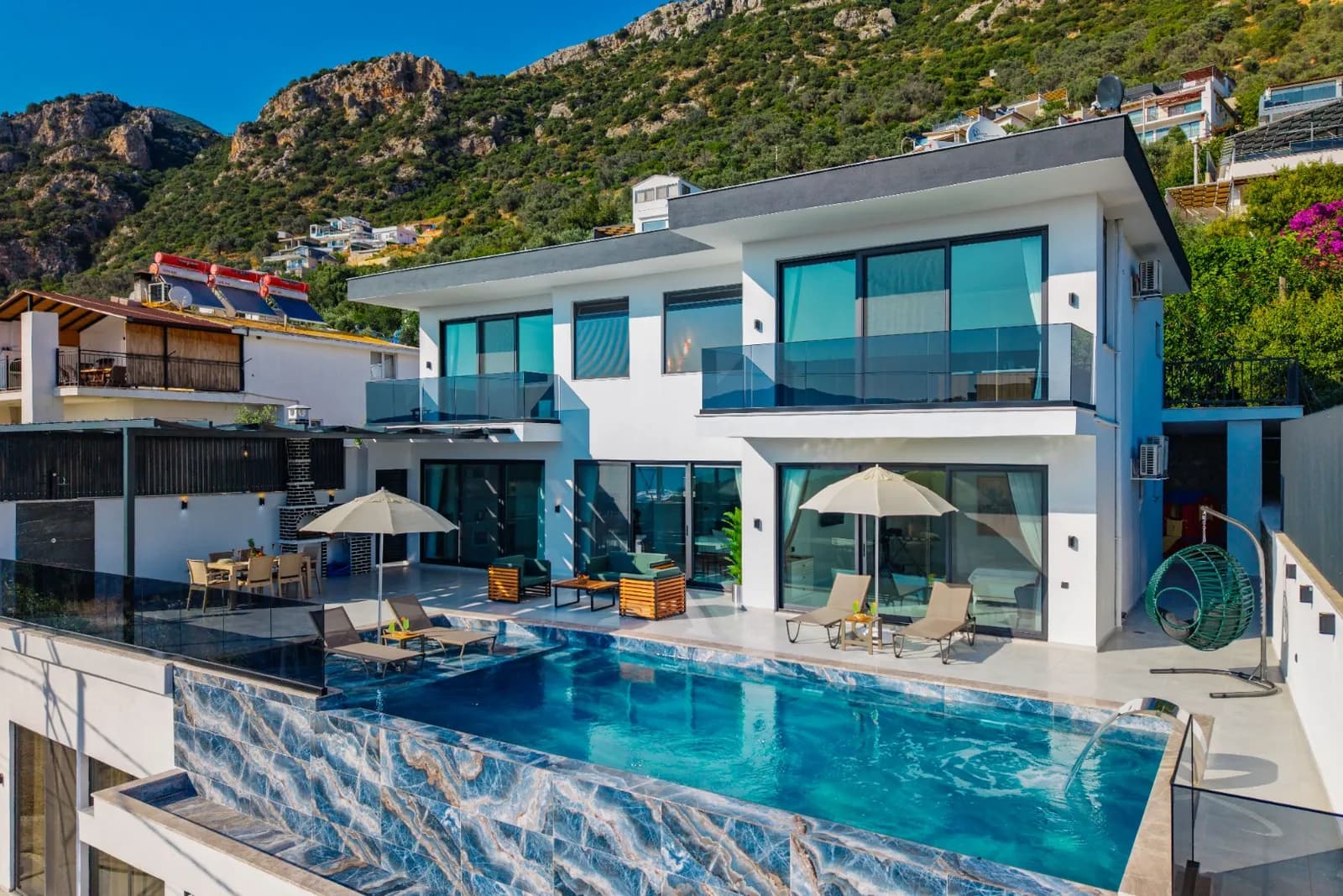 Villa Astona, Kaş — muhafazakâr villa
