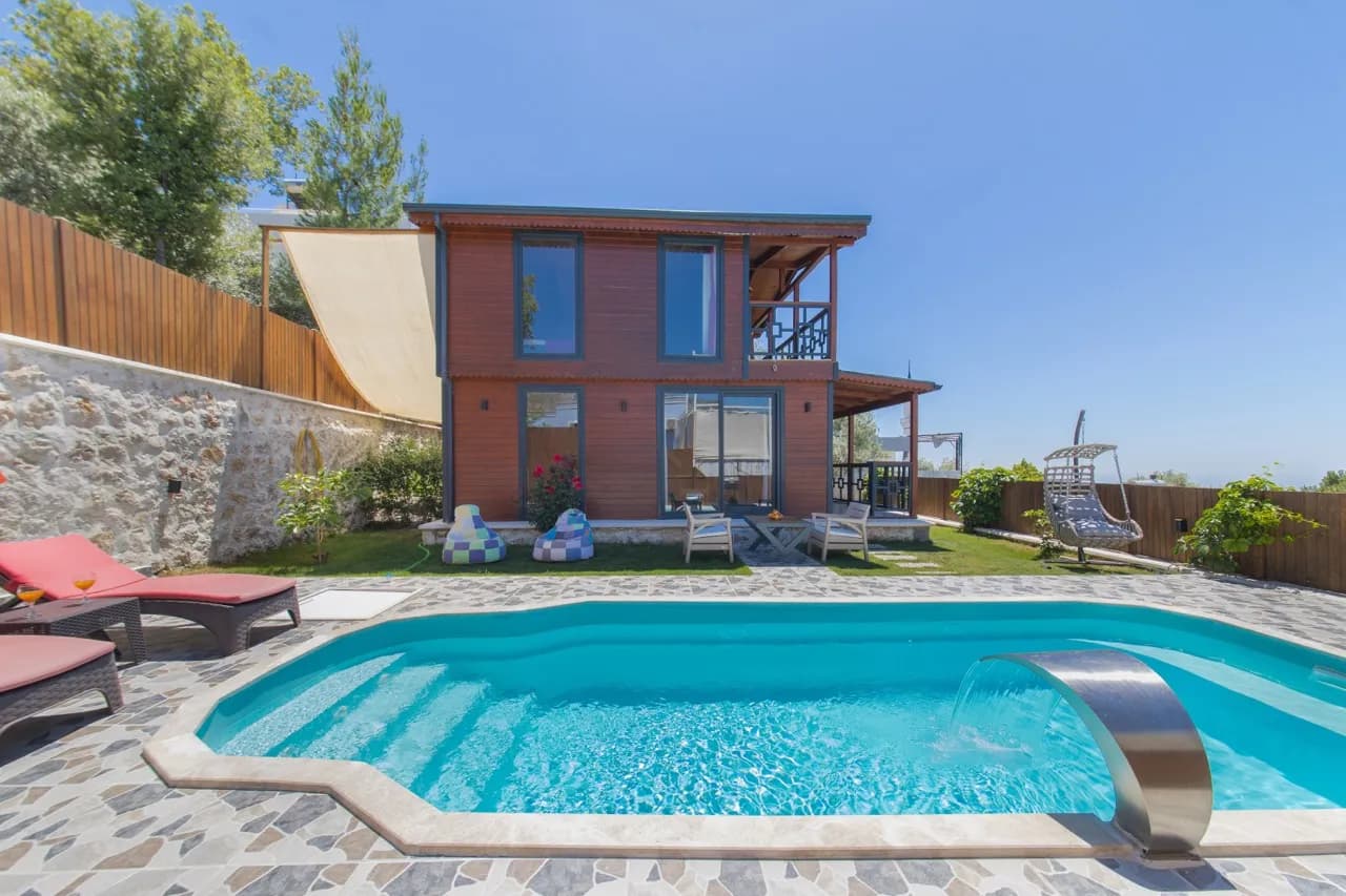 Villa Aysha, Kaş — muhafazakâr villa