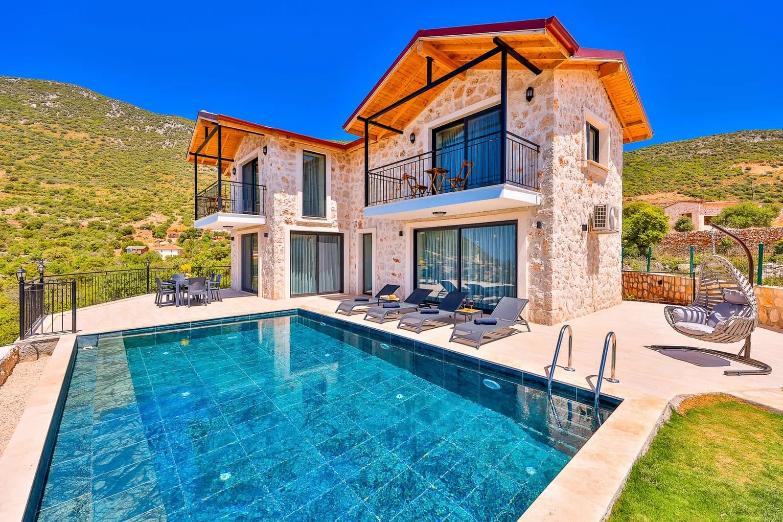 Villa Badem Manzara, Kaş — muhafazakâr villa