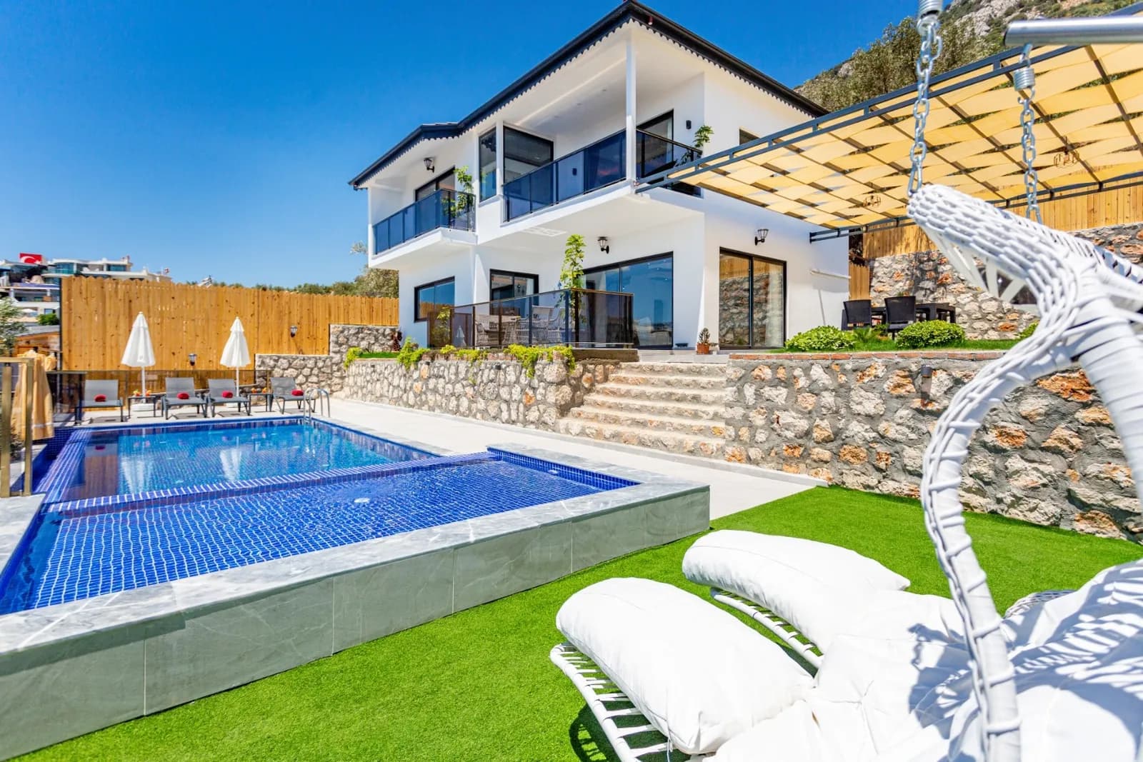 Villa Bayon, Kaş — muhafazakâr villa