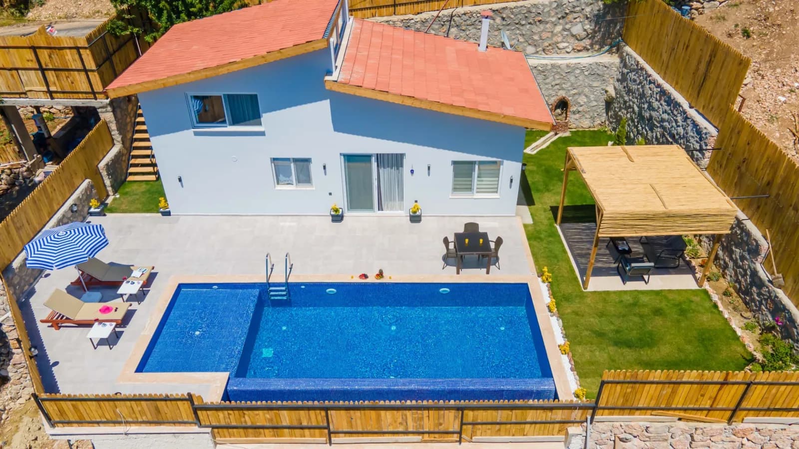 Villa Belis Balayı, Kaş — muhafazakâr villa