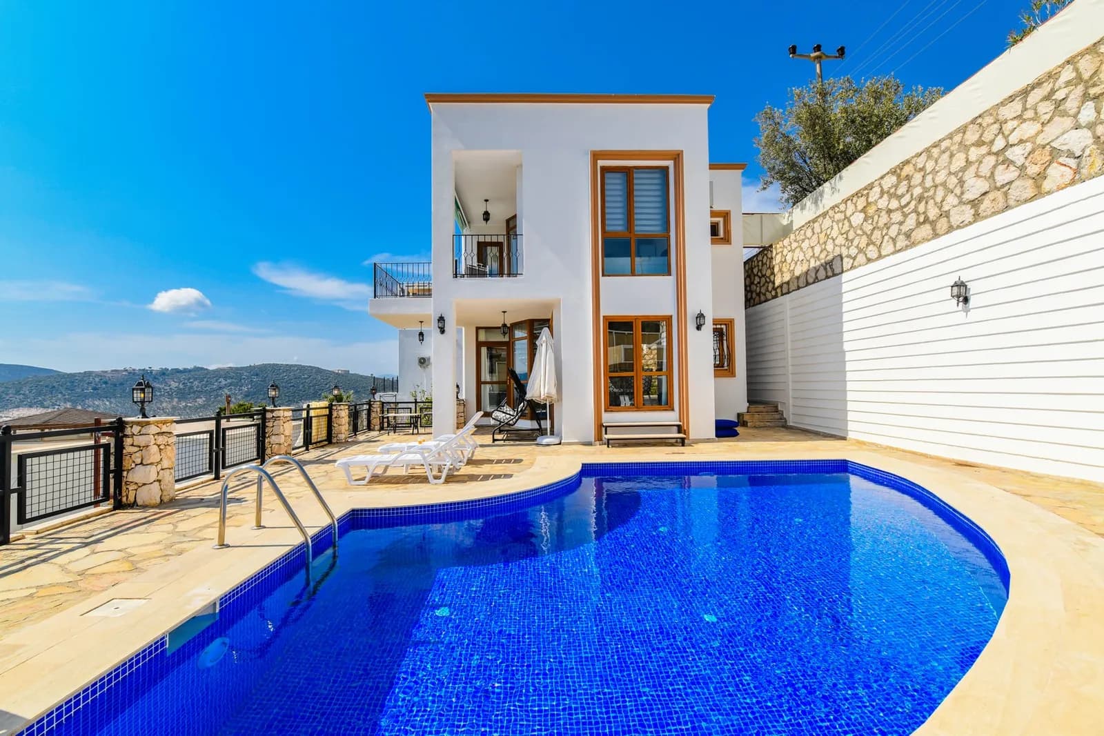 Villa Bella Vista, Kaş — muhafazakâr villa