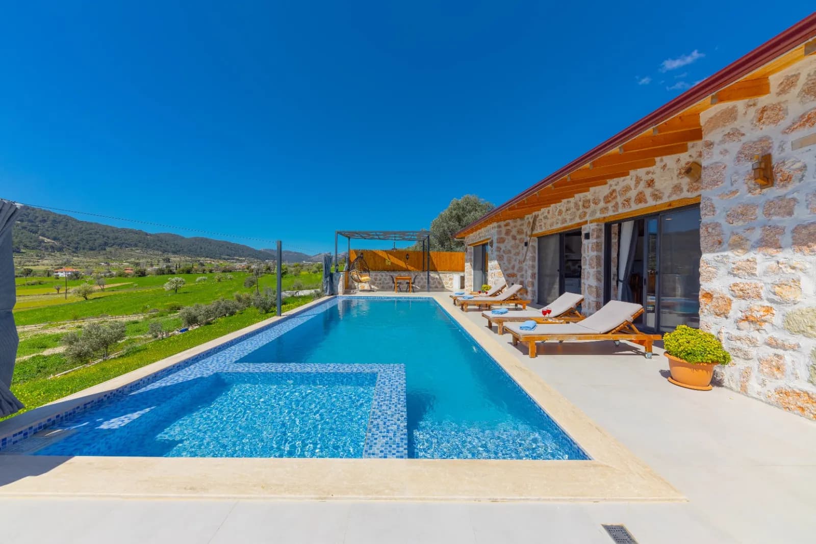 Villa Berceste, Kaş — muhafazakâr villa