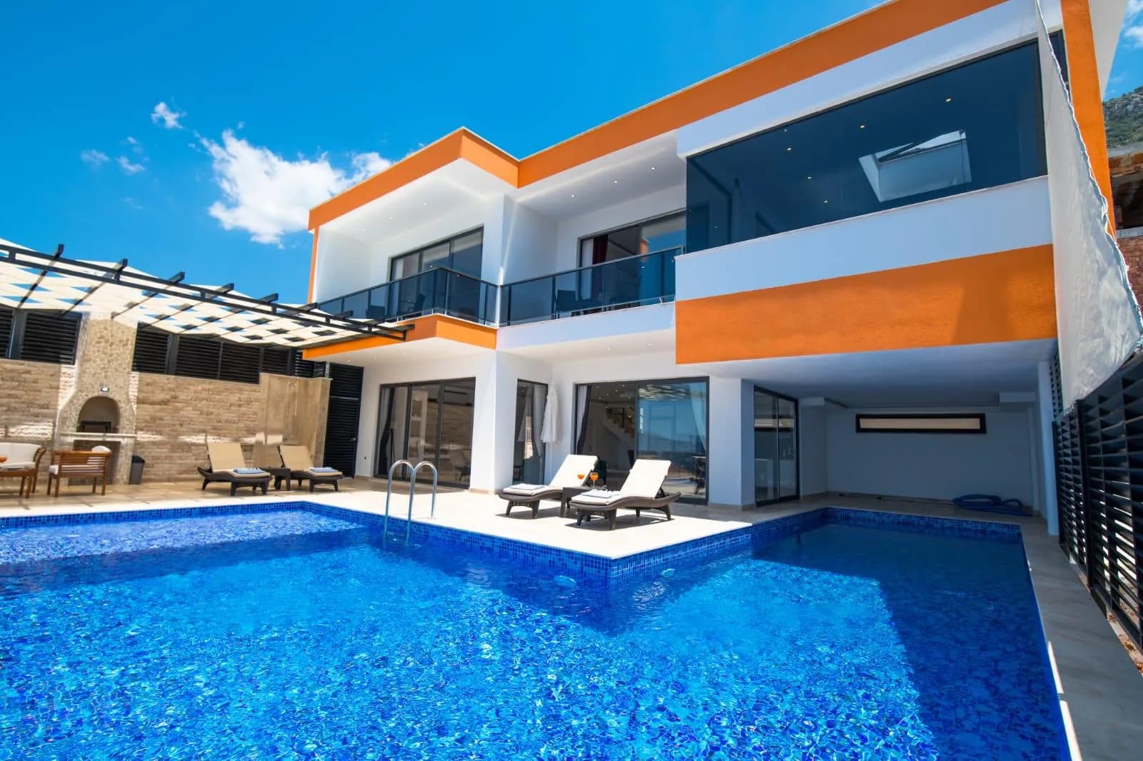 Villa Betül Kördere, Kaş — muhafazakâr villa
