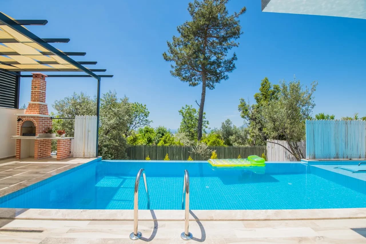 Villa Buğra Balayı, Kaş — muhafazakâr villa