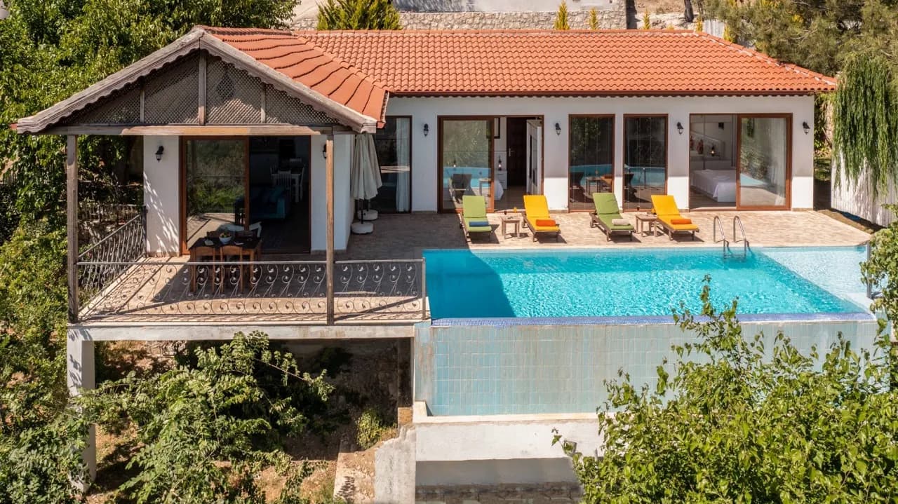 Villa Büyük Asma, Kaş — muhafazakâr villa