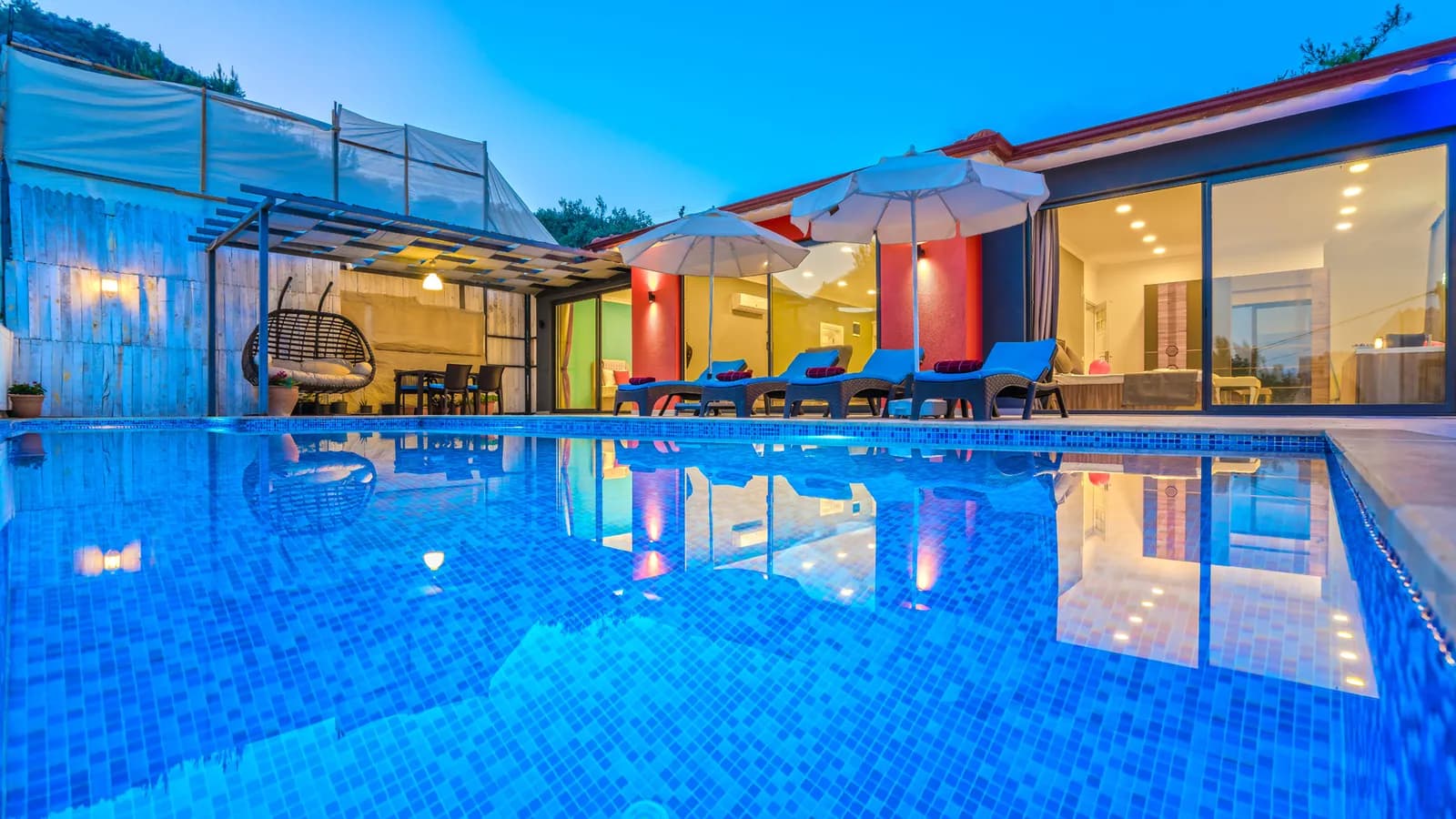 Villa Çakır, Kaş — muhafazakâr villa