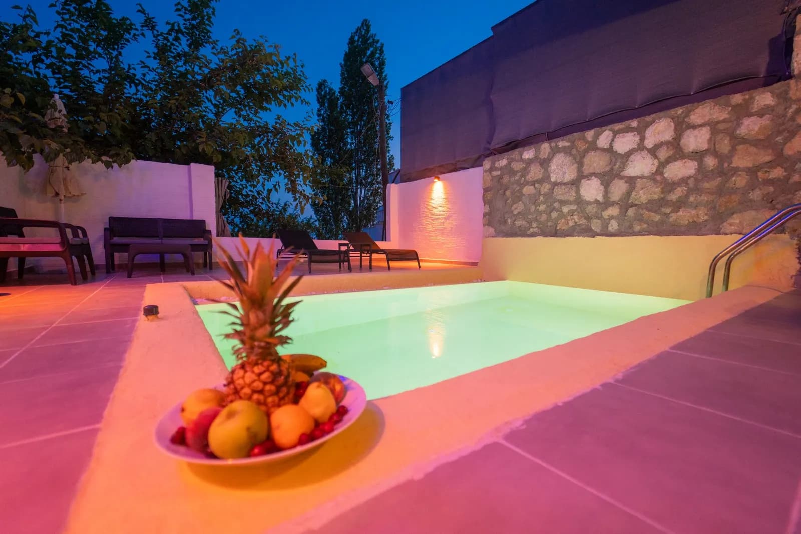 Villa Çardak, Kaş — muhafazakâr villa