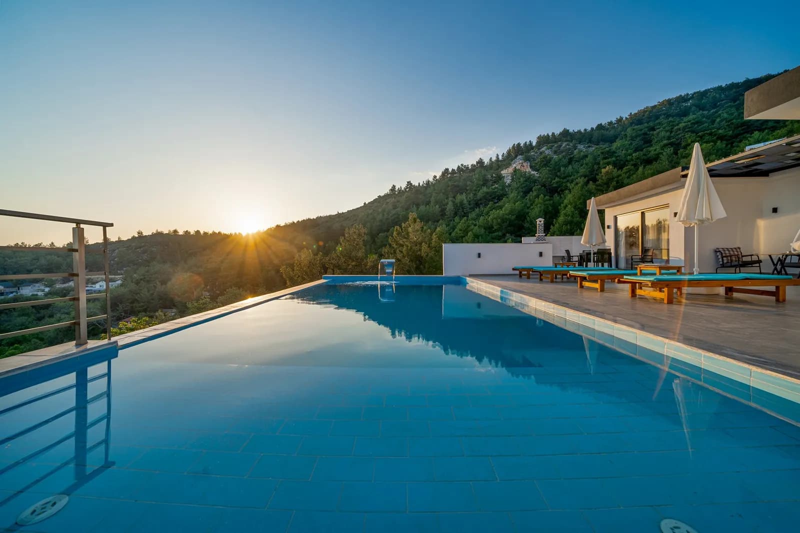 Villa Carpediem, Kaş — muhafazakâr villa