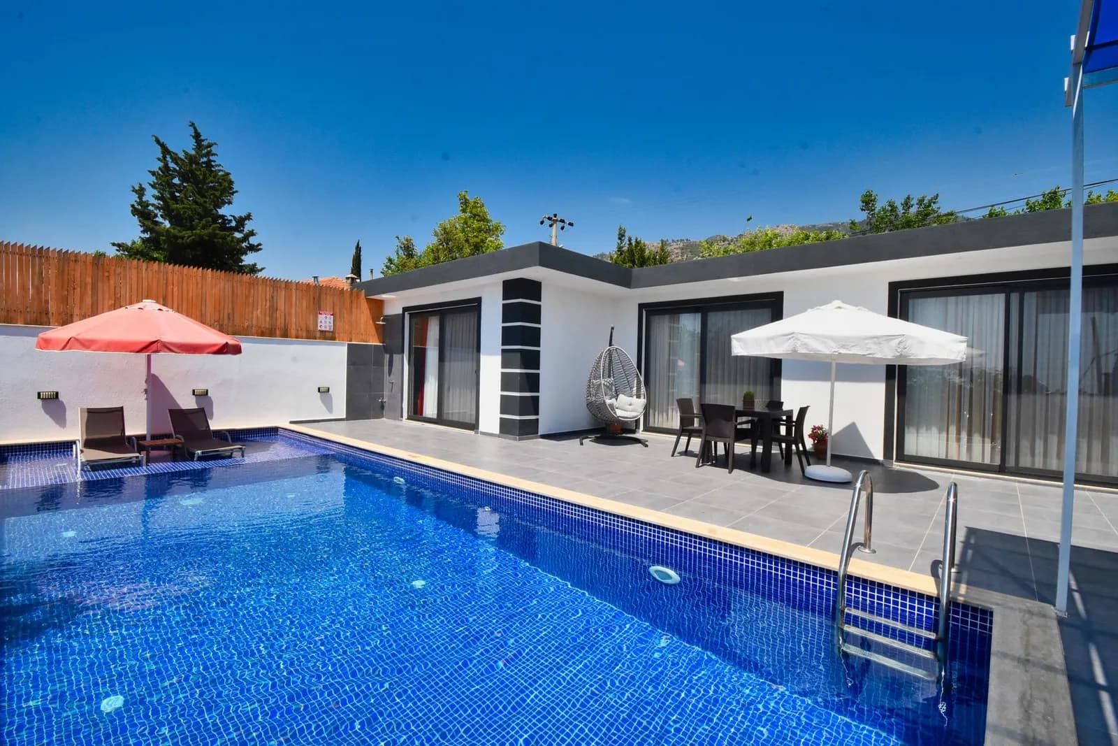 Villa Çavuş, Kaş — muhafazakâr villa