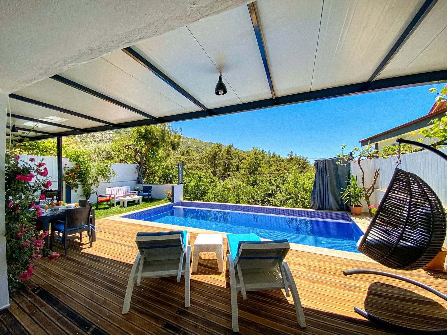 Villa Çınars, Kaş — muhafazakâr villa