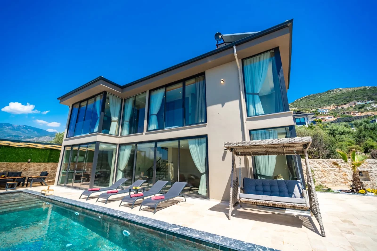 Villa Collombia, Kaş — muhafazakâr villa