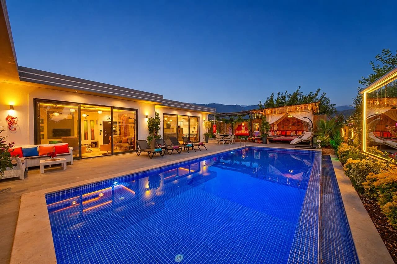 Villa Colour, Kaş — muhafazakâr villa
