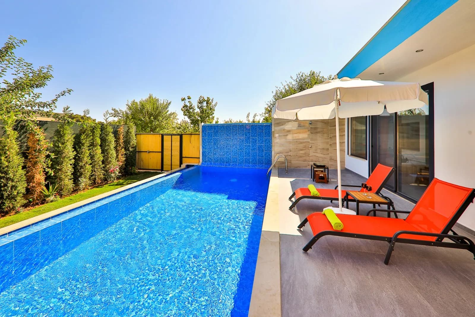 Villa Damla Balayı, Kaş — muhafazakâr villa