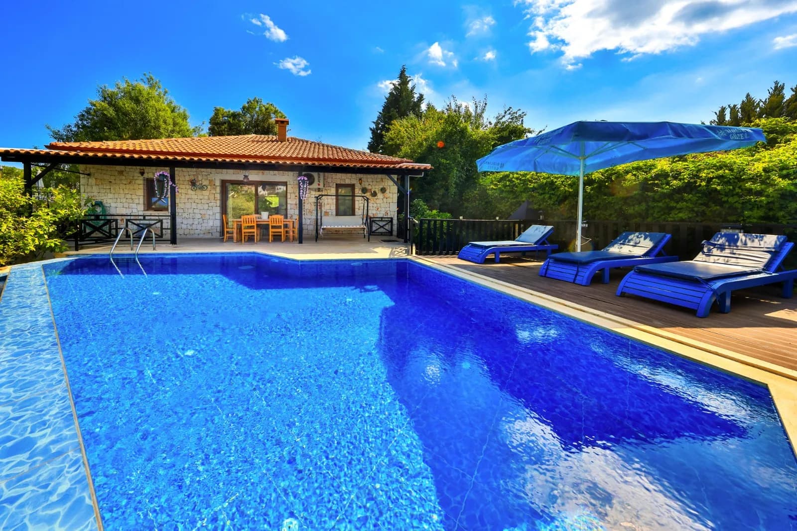 Villa Defne Çukurbağ, Kaş — muhafazakâr villa