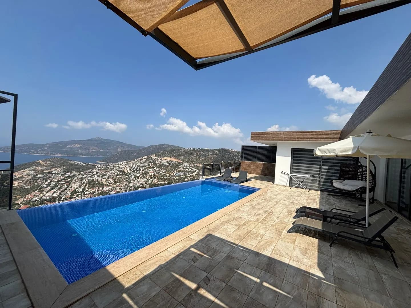Villa Deniz Atı, Kaş — muhafazakâr villa
