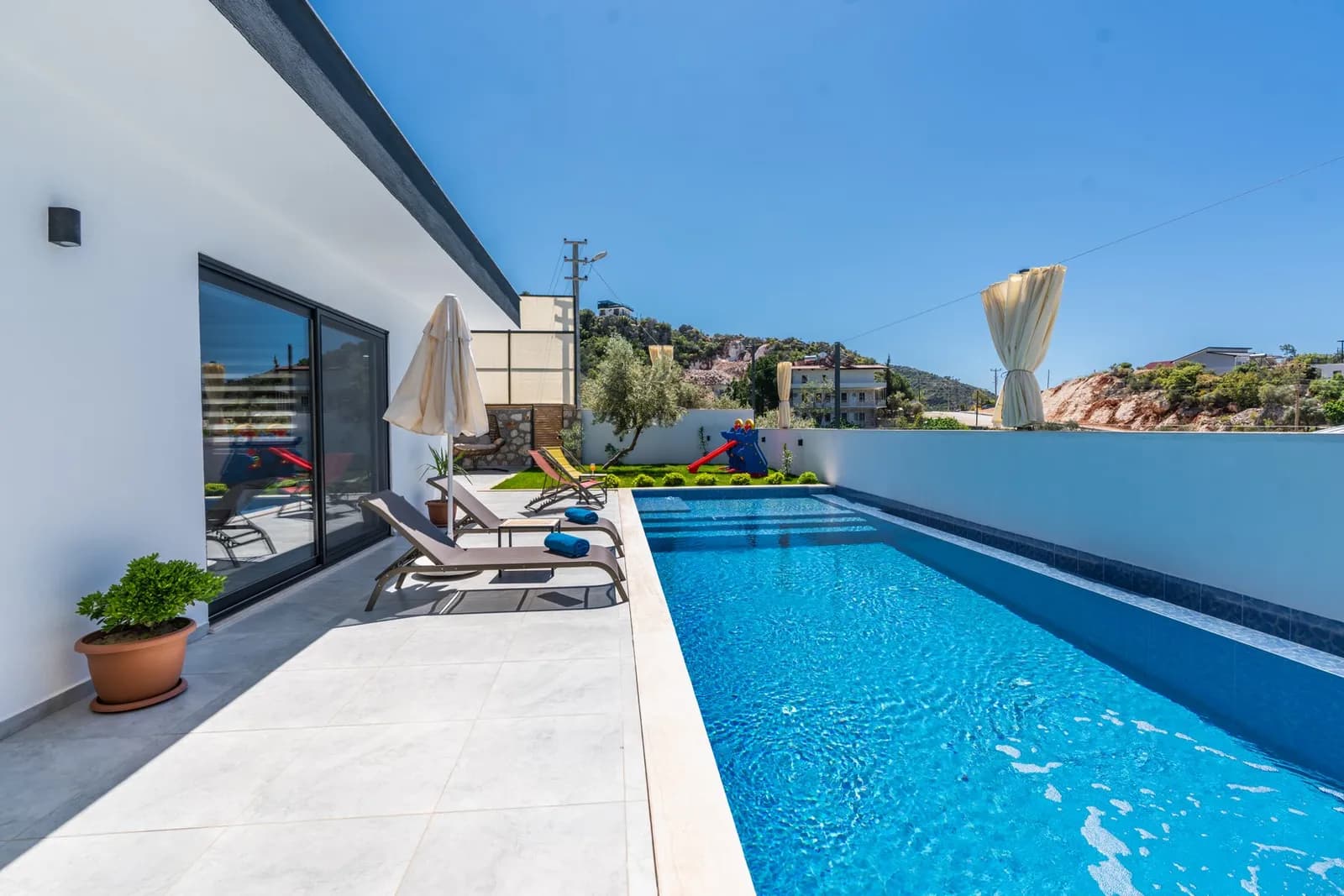 Villa Deştiman, Kaş — muhafazakâr villa