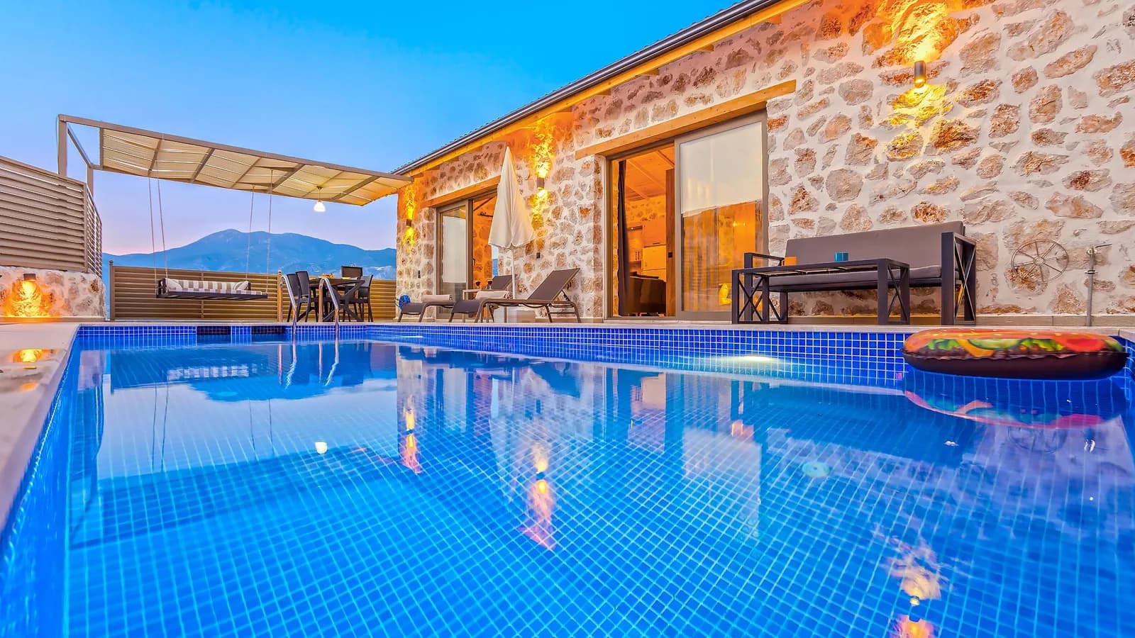 Villa Dio Balayı, Kaş — muhafazakâr villa
