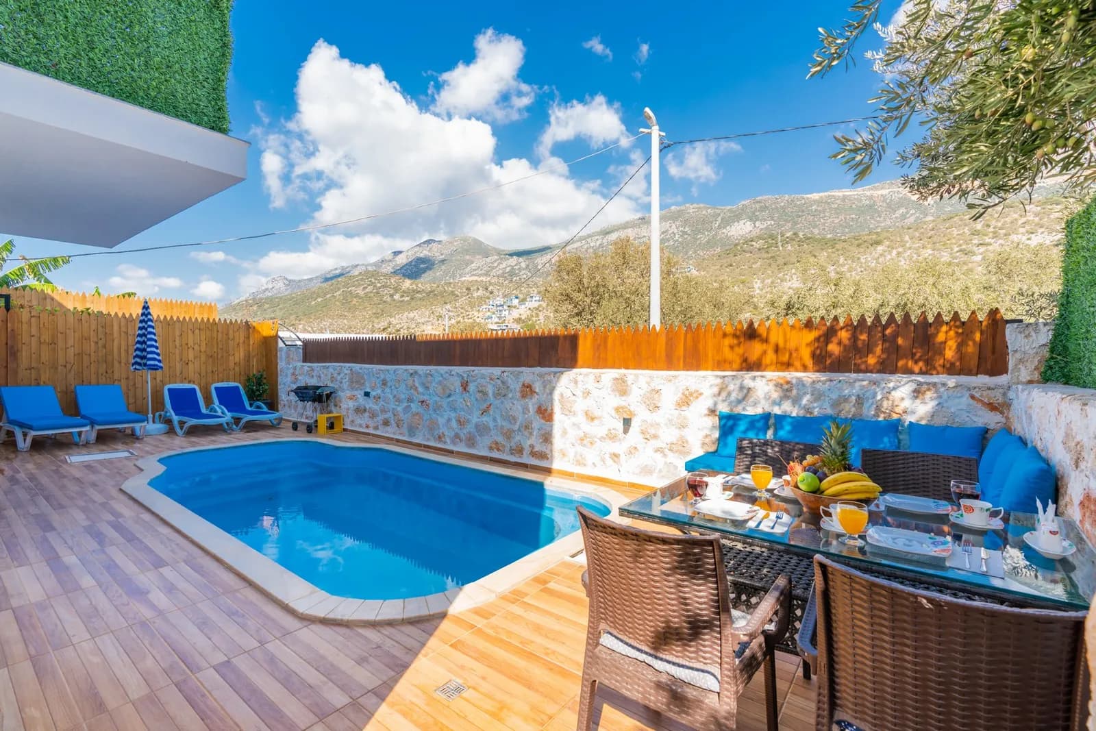 Villa Edis Ulugöl, Kaş — muhafazakâr villa