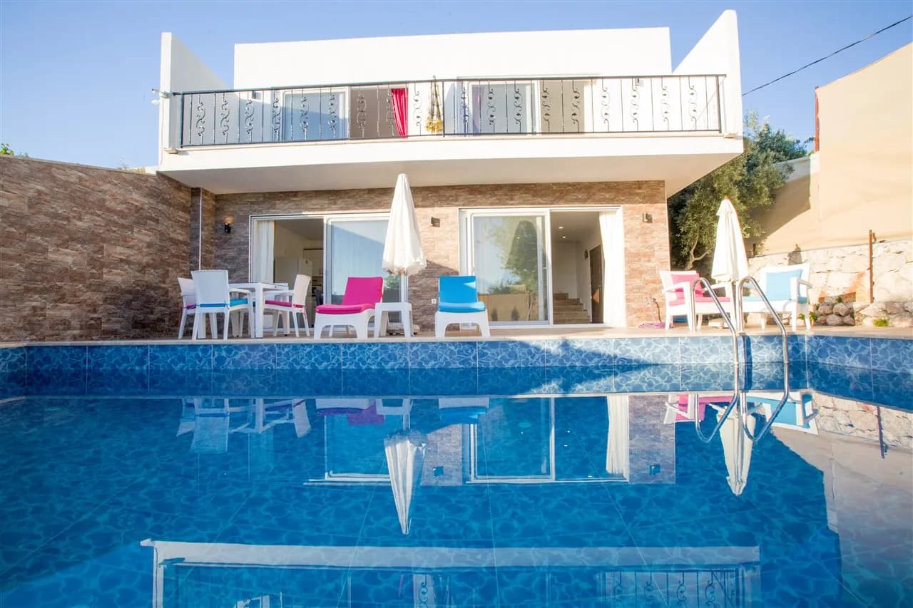 Villa Eftal Balayı, Kaş — muhafazakâr villa