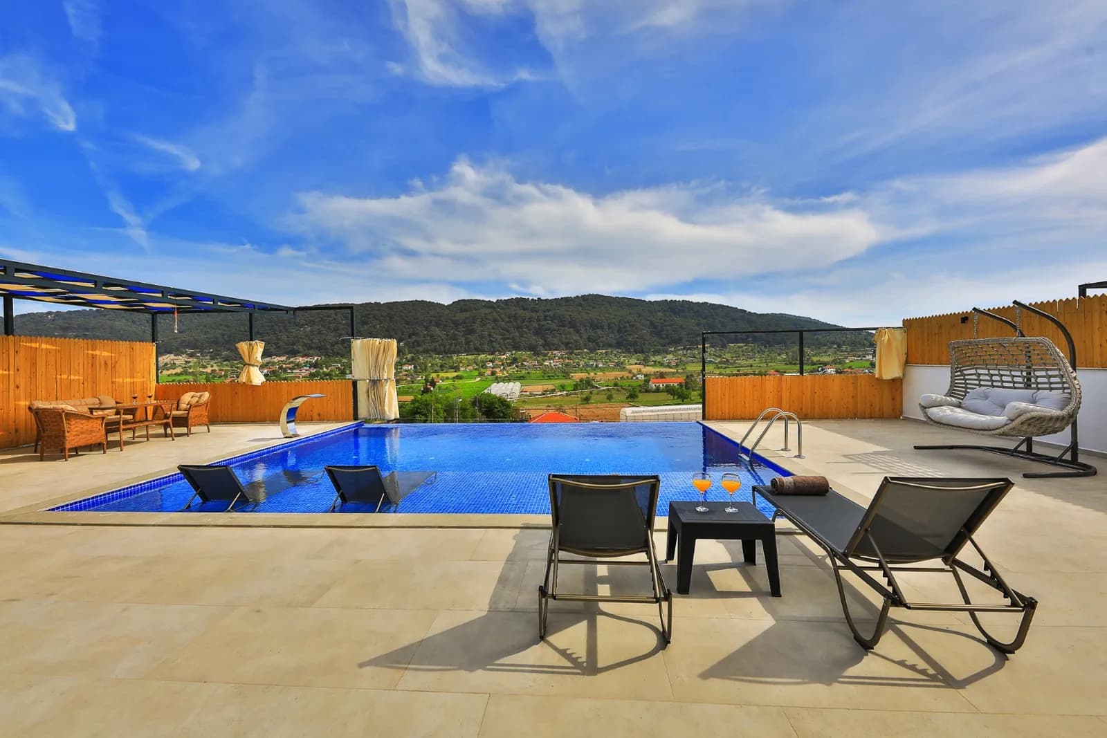 Villa Elam 1, Kaş — muhafazakâr villa