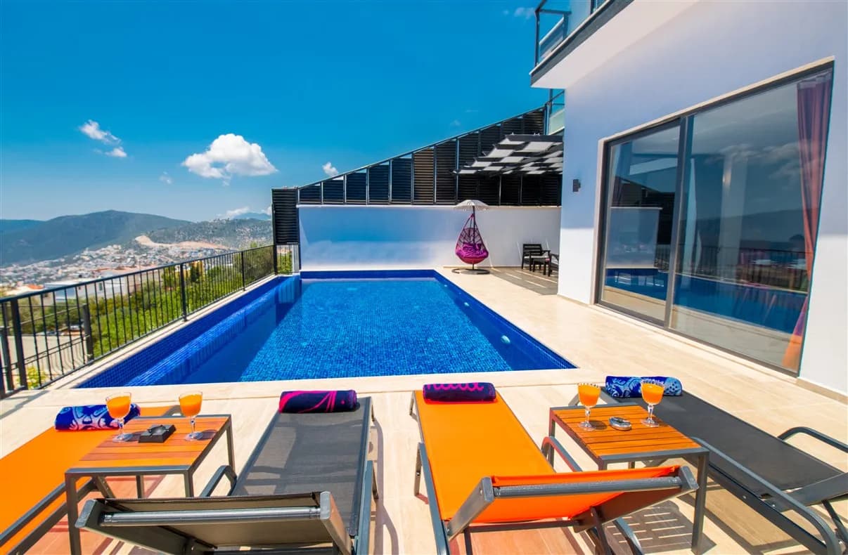 Villa Elif Kördere, Kaş — muhafazakâr villa