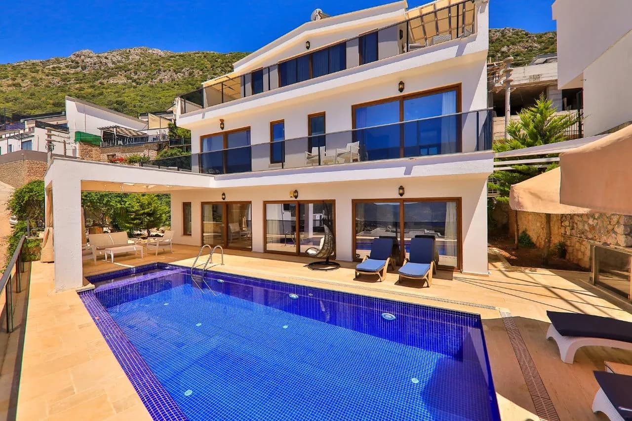 Villa Elisa Kördere, Kaş — muhafazakâr villa
