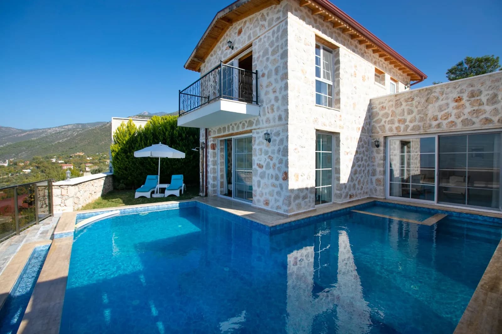 Villa Emir 1, Kaş — muhafazakâr villa