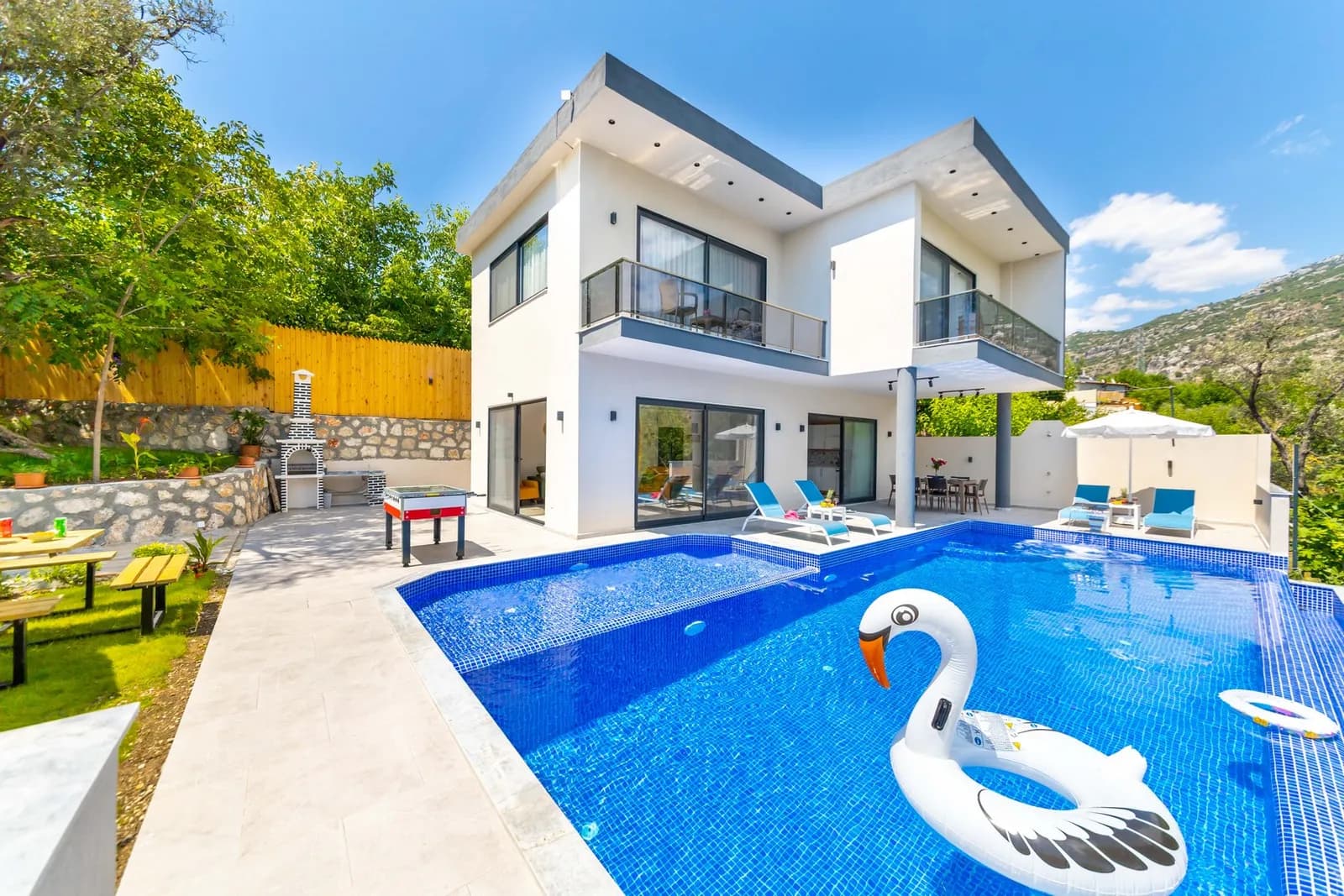 Villa Esil Öz, Kaş — muhafazakâr villa