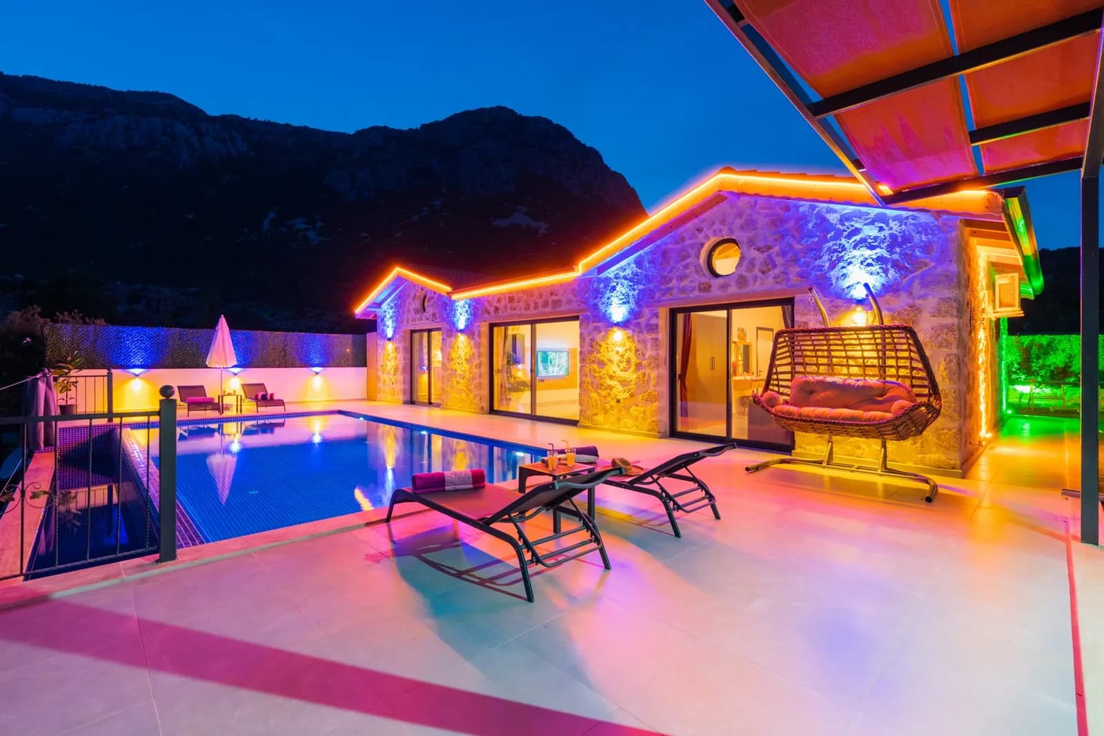 Villa Esteralle, Kaş — muhafazakâr villa