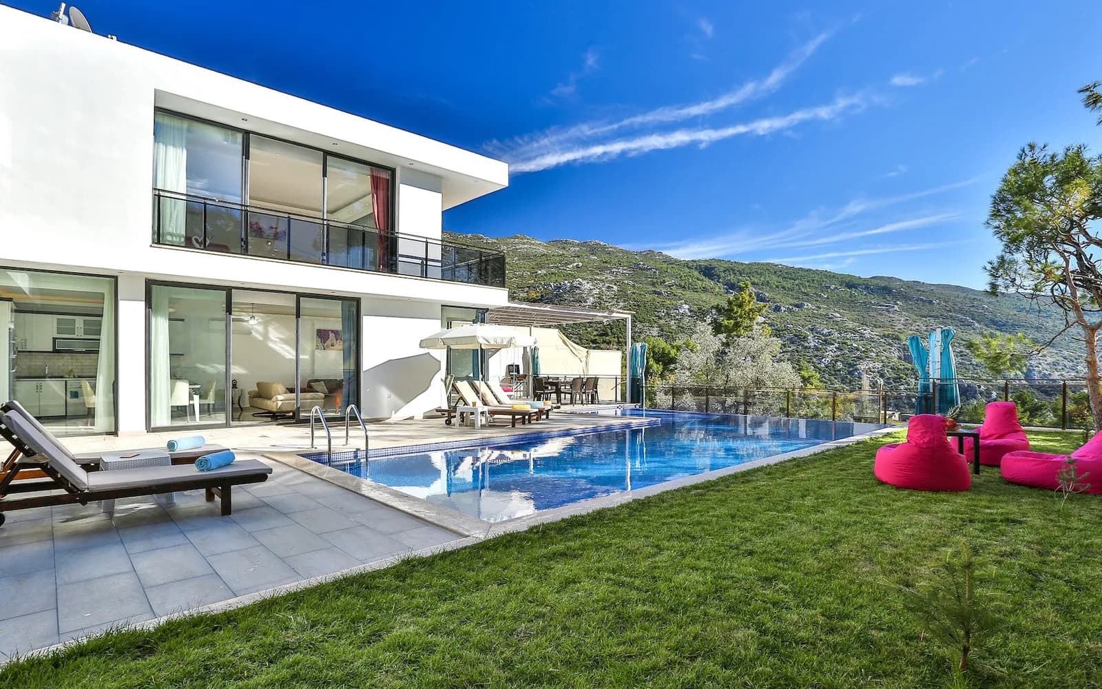 Villa Eylül İslamlar, Kaş — muhafazakâr villa