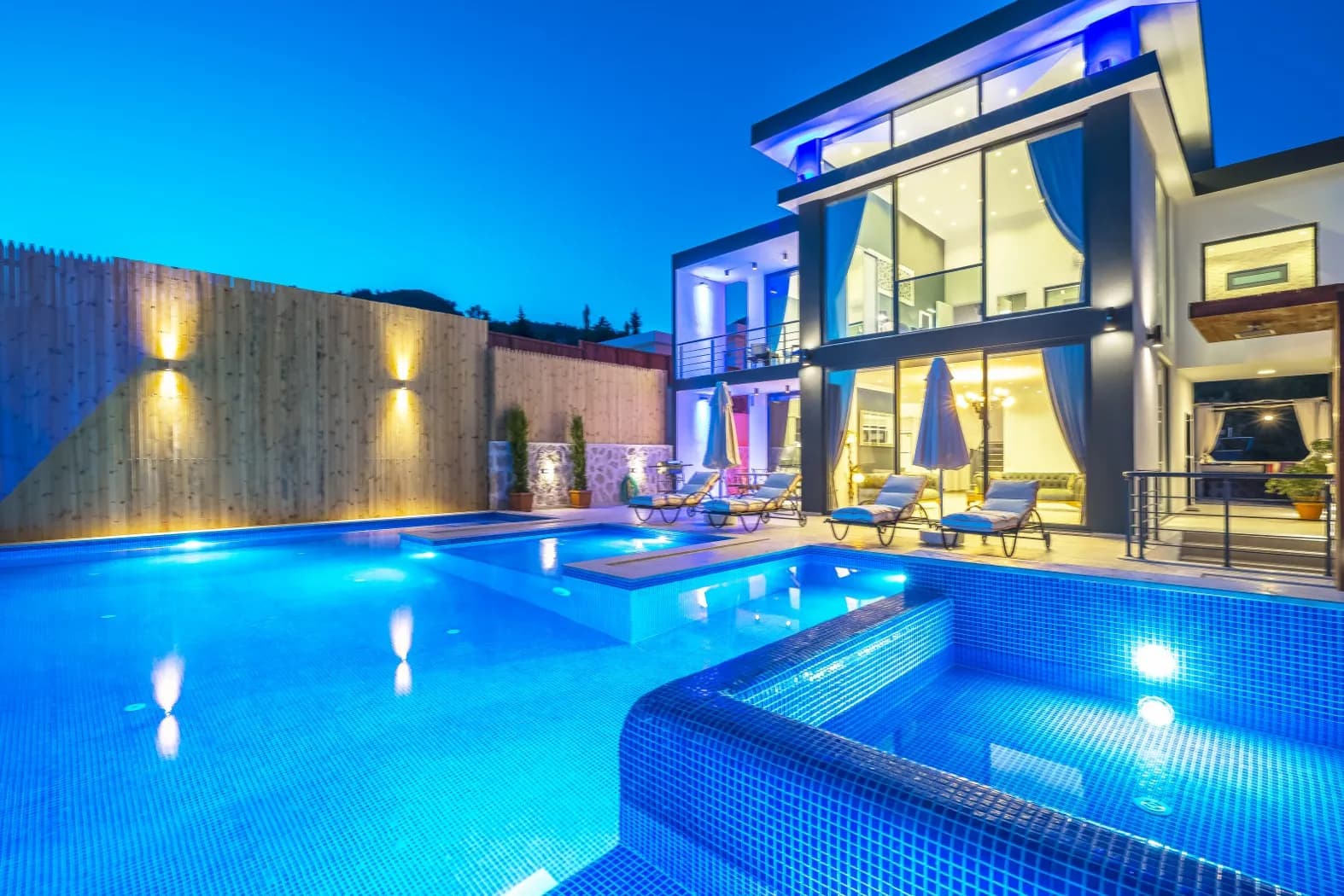 Villa Falez, Kaş — muhafazakâr villa