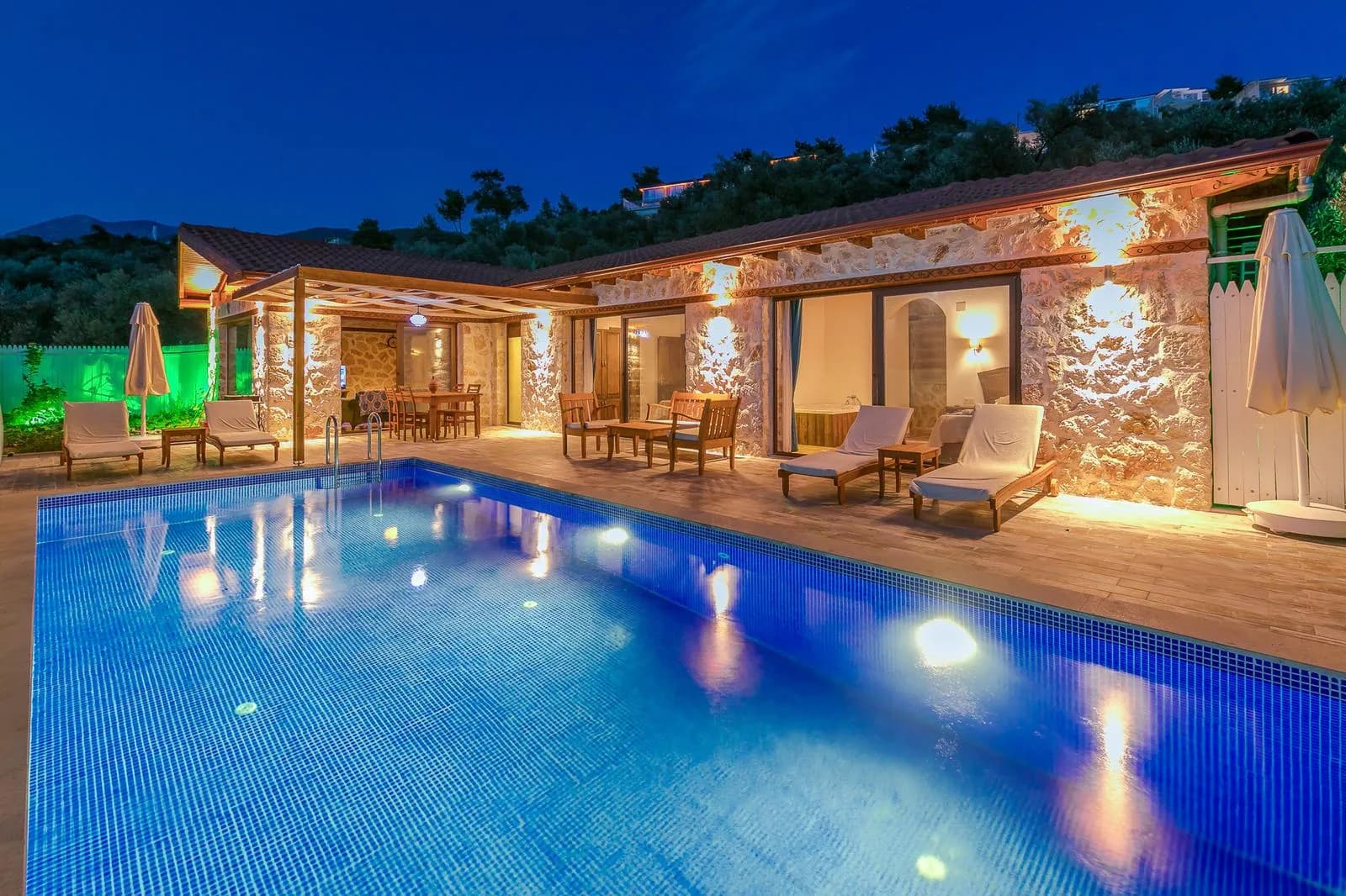 Villa Fesleğen, Kaş — muhafazakâr villa