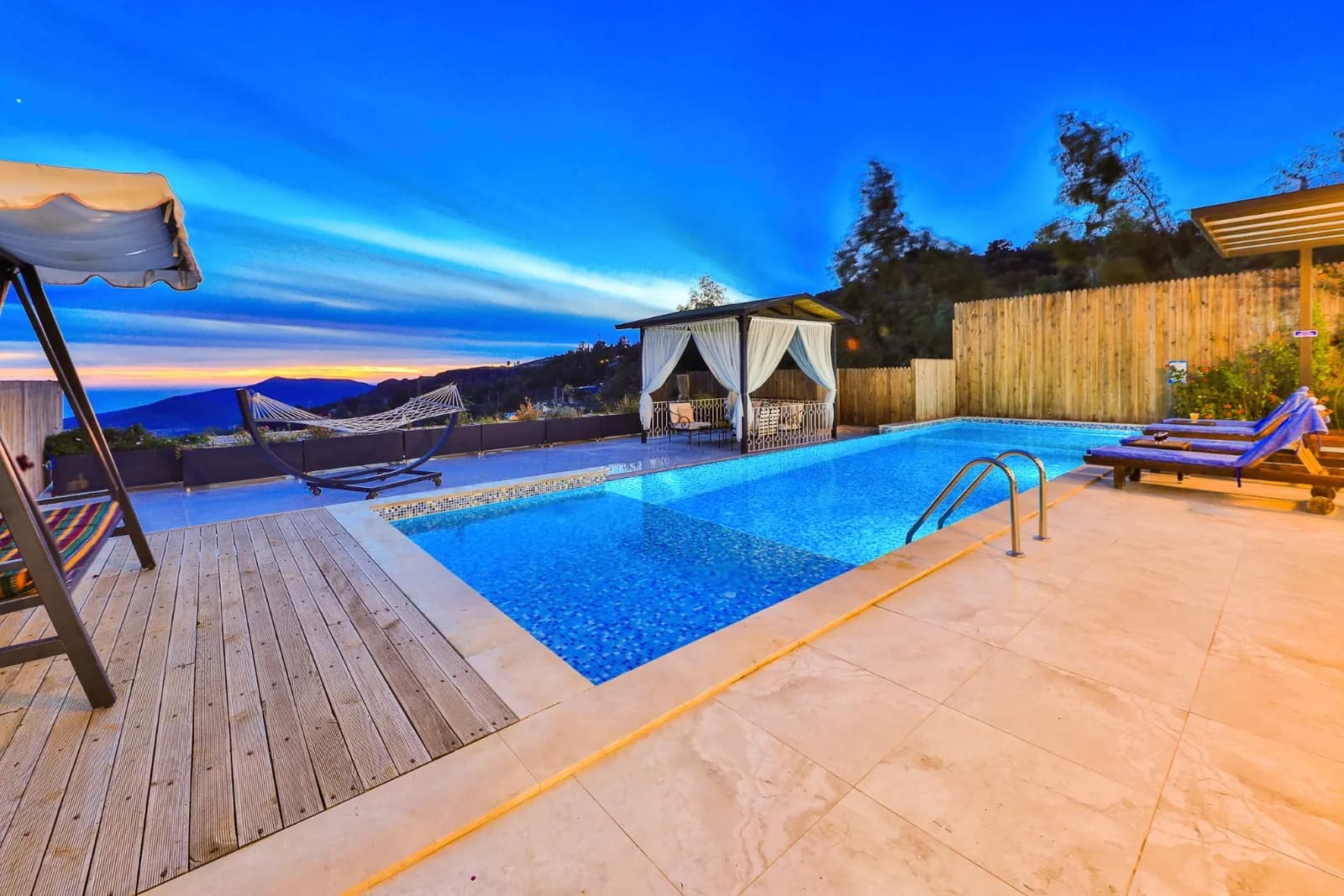 Villa Floronce, Kaş — muhafazakâr villa