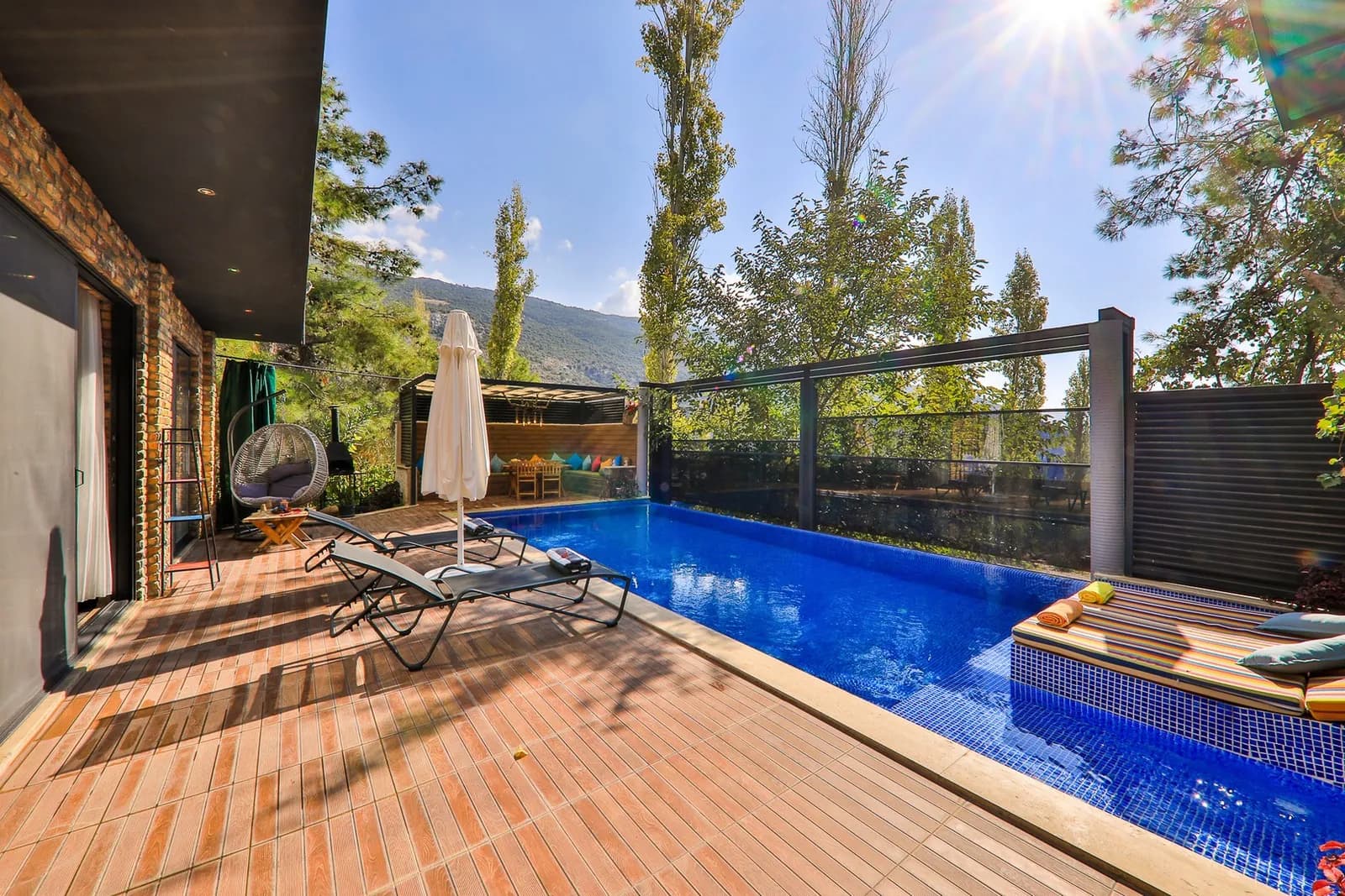 Villa Florya, Kaş — muhafazakâr villa