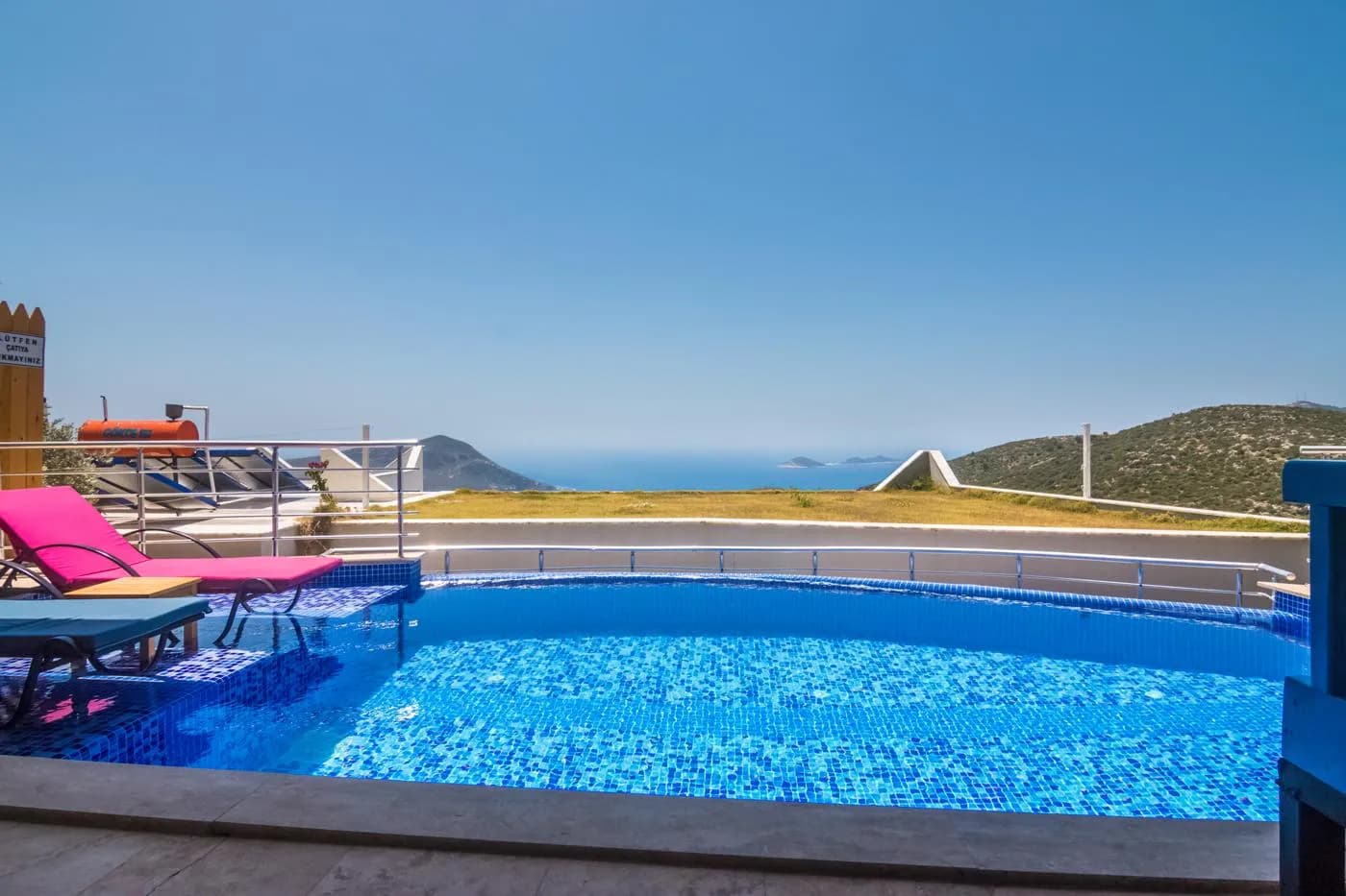 Villa Gelincik, Kaş — muhafazakâr villa