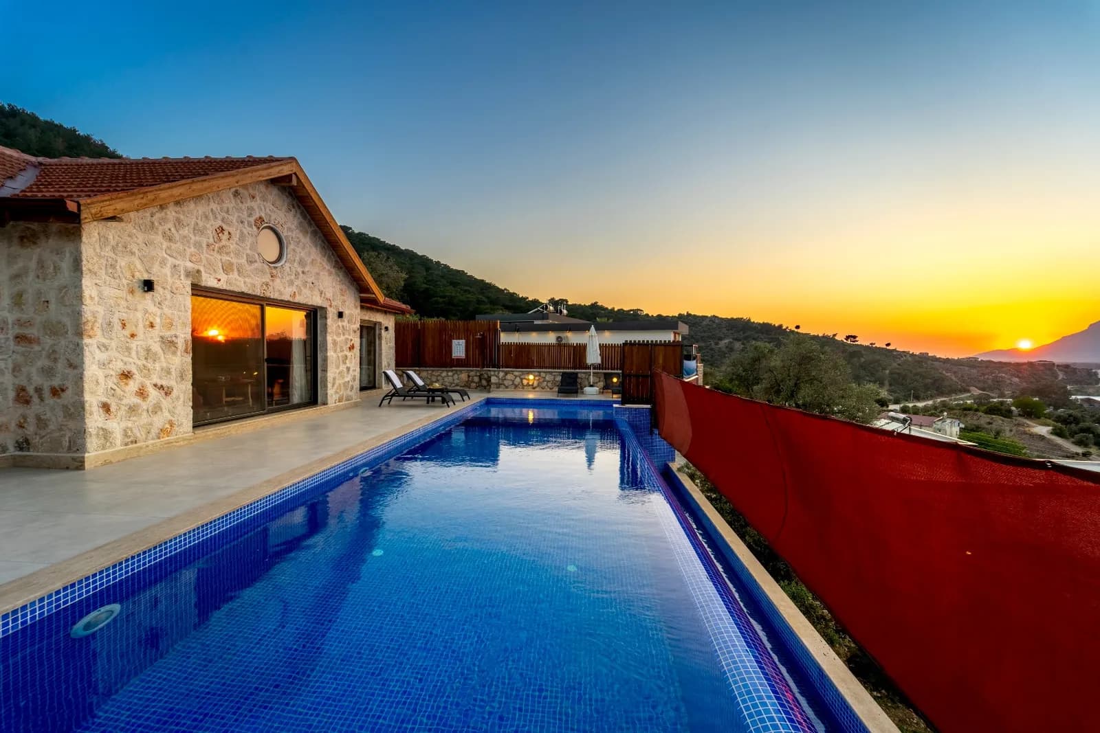 Villa Gemicik, Kaş — muhafazakâr villa