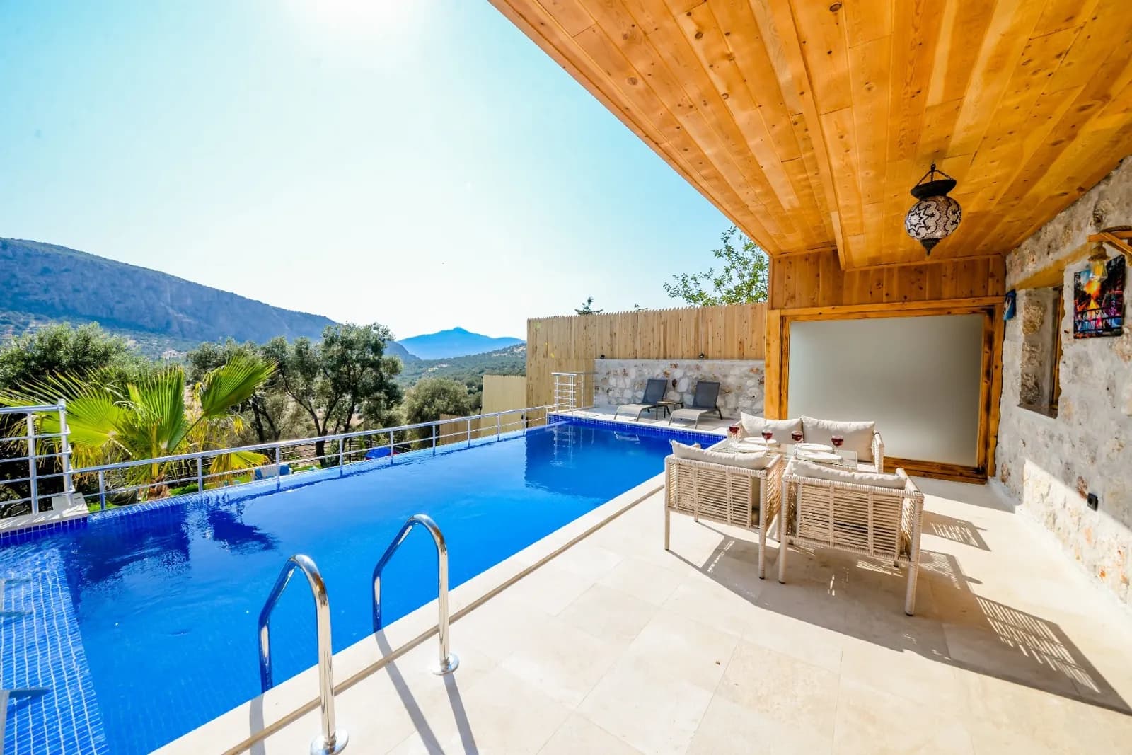 Villa Gıgılı 2, Kaş — muhafazakâr villa