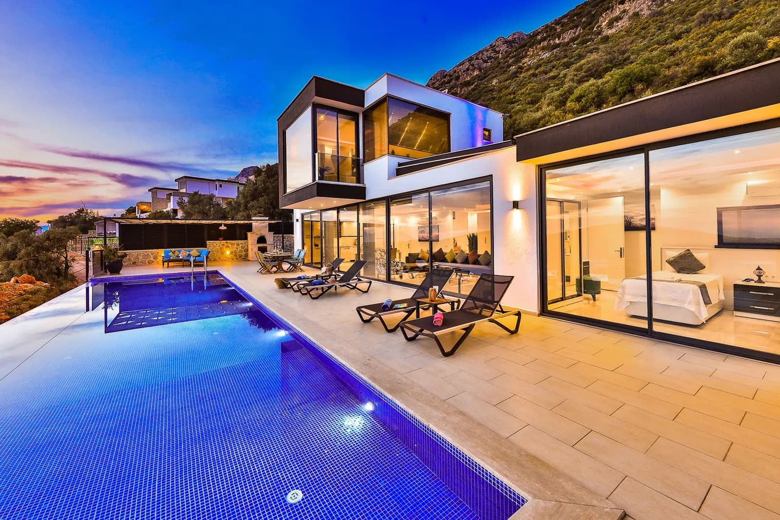 Villa Gloks, Kaş — muhafazakâr villa
